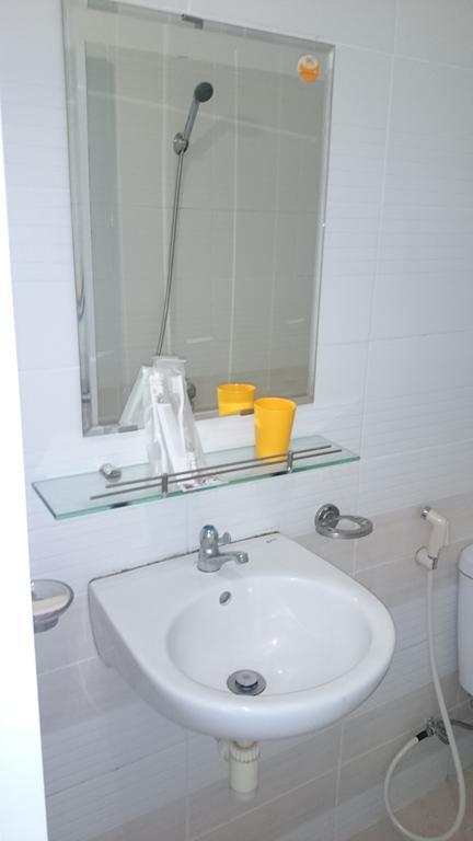 Quang Nhat Hotel Nha Trang Exterior photo